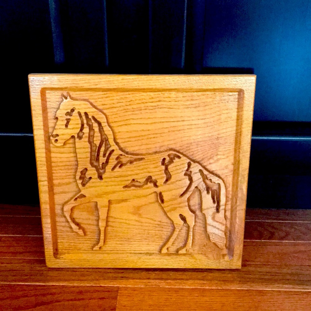 Solid oak carved horse picture 🐴